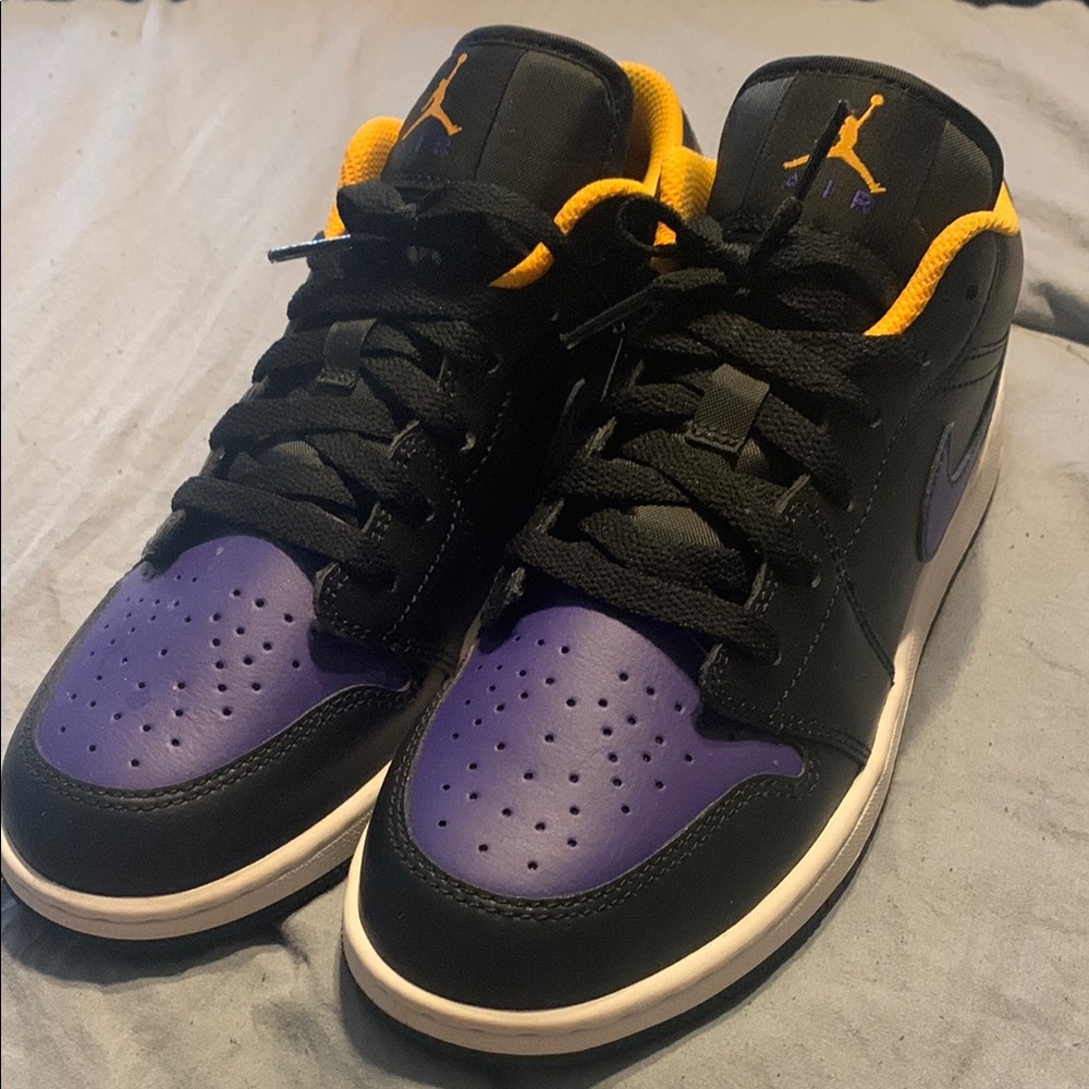 Air Jordan Black and purple retro low size 6Y or women’s 7.5 WORN ONCE